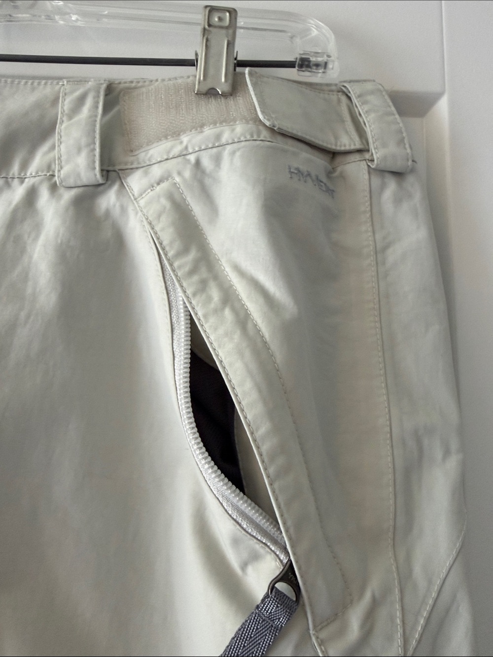 LIKE NEW North Face Hyvent Ski Pants in Light Khaki ⛷️ - Picture 3 of 5